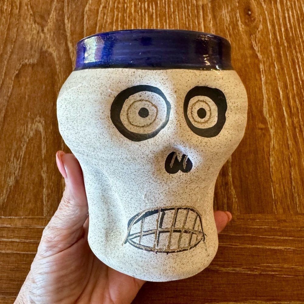 Handmade skull mug w/ bright green interior - Picture 2 of 8